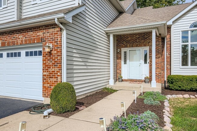 Photo - 53 Falcon Pl