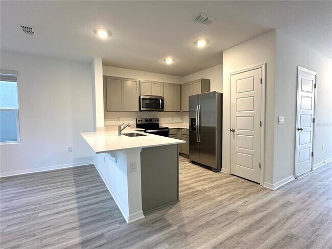 Photo - 2933 Canary Ave