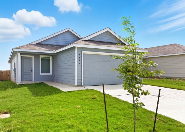 Building Photo - New Braunfels Serene Country View Rental