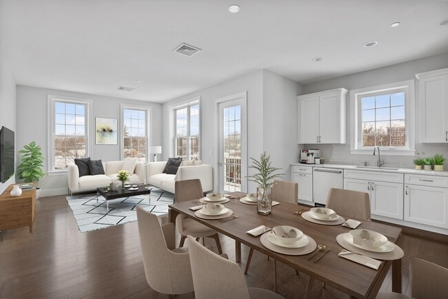 Building Photo - 8 Sanborn St Unit 4008