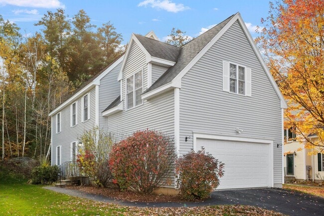 Photo - 131 Forest Hill Way