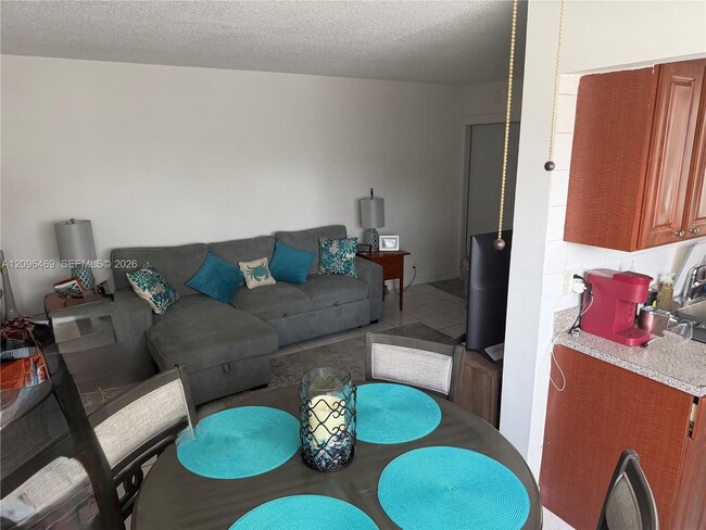 1100 NE 1st Ct Unit 118