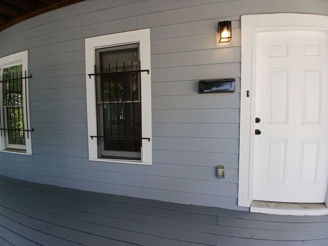 Photo - 822 Pryor St SW