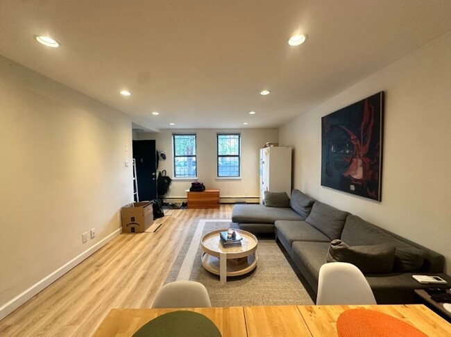 43 Carroll St Unidad Ground Floor