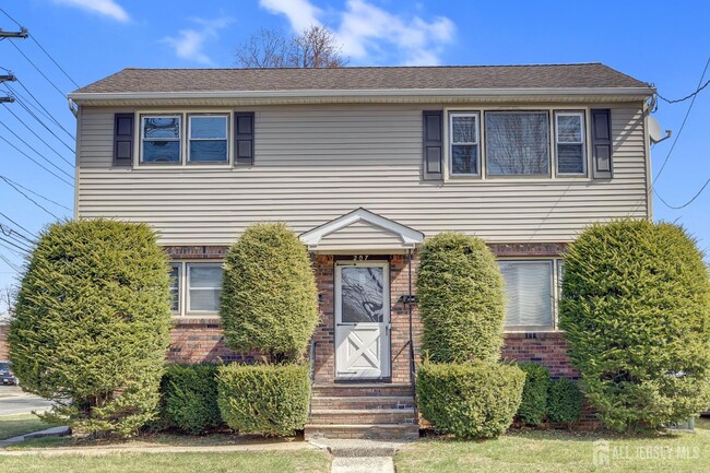 Building Photo - 207 Gertrude Terrace