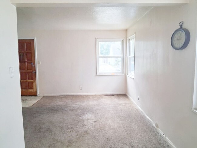 Photo - 3 BED 1 BATH SINGLE FAMILY HOME!