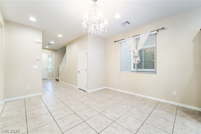 Photo - 121 Pictor Ave