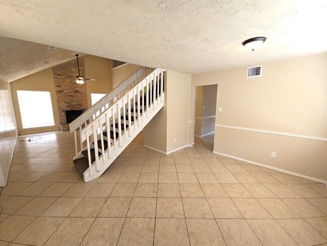 Photo - 4718 Reynaldo Dr