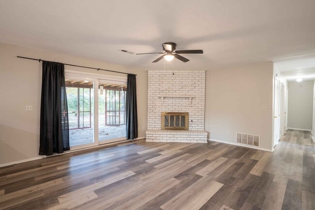 Photo - ***NEW LOWERED PRICE*** 3 Bed / 2 Bath / Near Tulsa Arts District / $1750