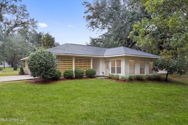 Photo - Beautifully Remodeled Home in Historic Gul...