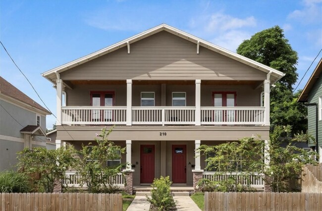 Building Photo - 210 E Columbus Dr