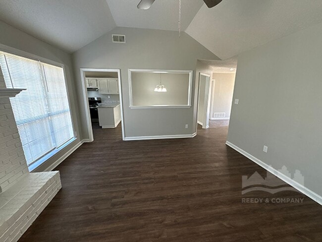 Photo - 316 Sparky Cove