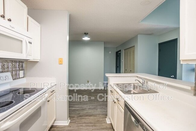 Photo - 2011 N Hwy 17