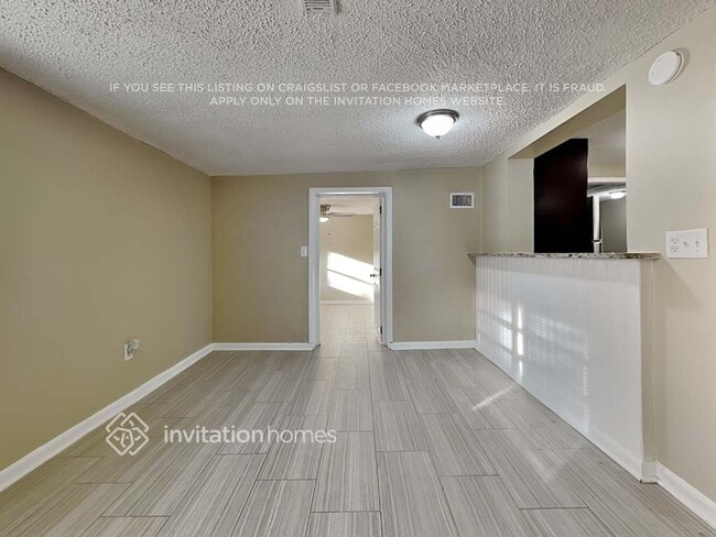 Photo - 8261 Greenleaf Cir