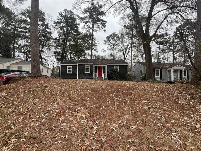 Photo - 1860 Broadwell St SW