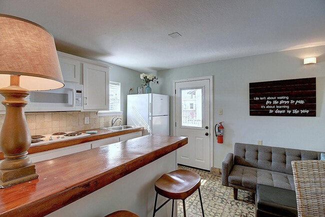 Photo - 134 N Alister St Unidad SI ID1023202P