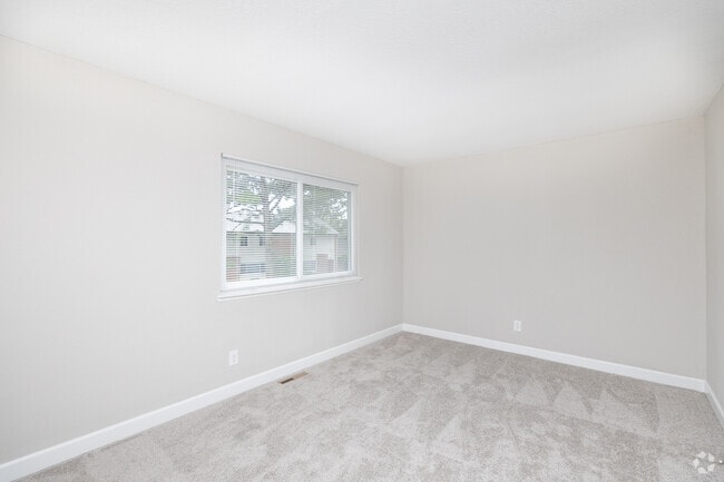 3BR, 2BA - 1,157SF - Main Bedroom - Harpers Square Apartments