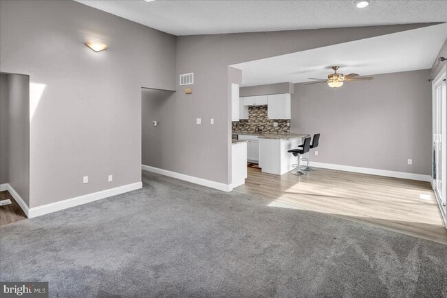 Photo - 2299 Memorial Ct