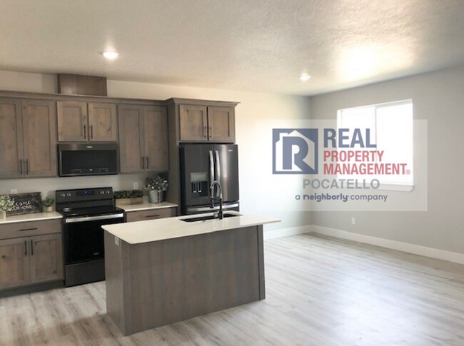 Photo - 3 Bedroom 2.5 Bath Townhome - 1 Car Garage