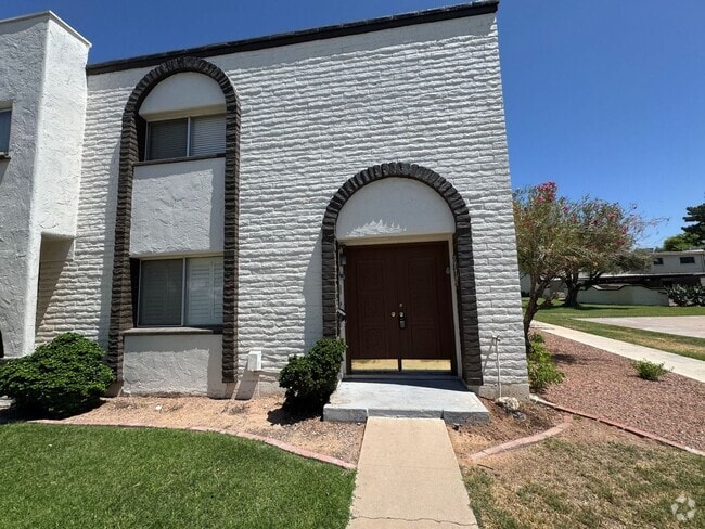 Building Photo - 3 Bedroom - 2  Bedroom - 1656 Sq. Ft - Cas... Rental