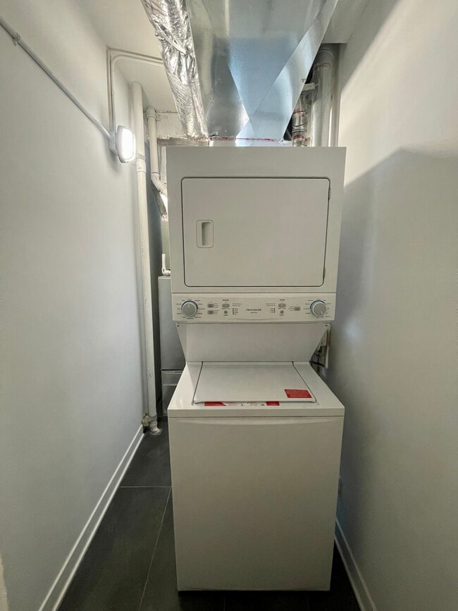 Photo - 3006 N Troy St Unidad Floor 1