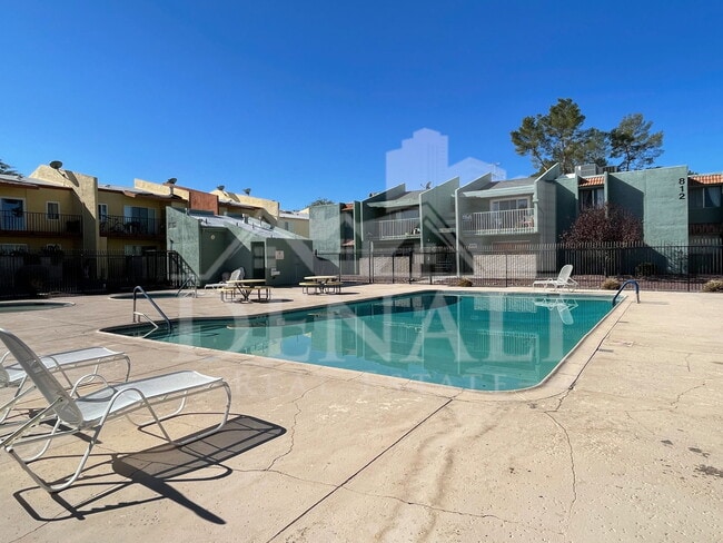Building Photo - 822 S Langley Ave Unit 207