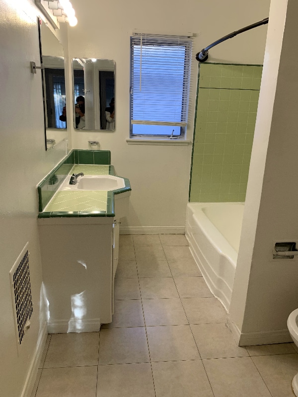 Building Photo - 1850 La Brea Ave