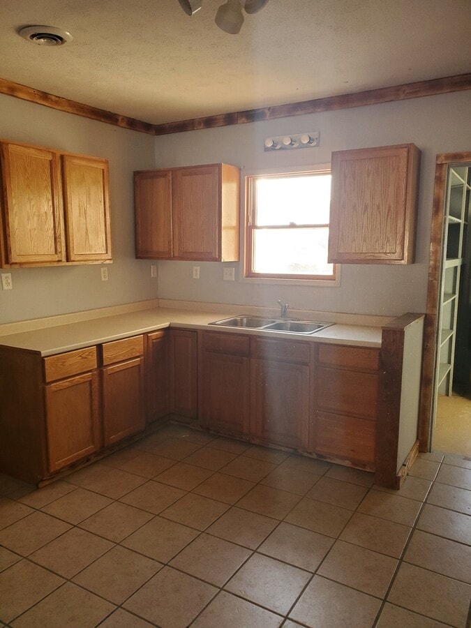 Photo - 163 S Elm St