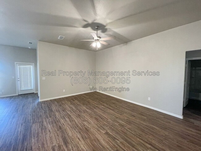 Photo - 2101 N Avenue L