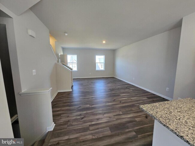 Photo - 1328 Red Clover Ln