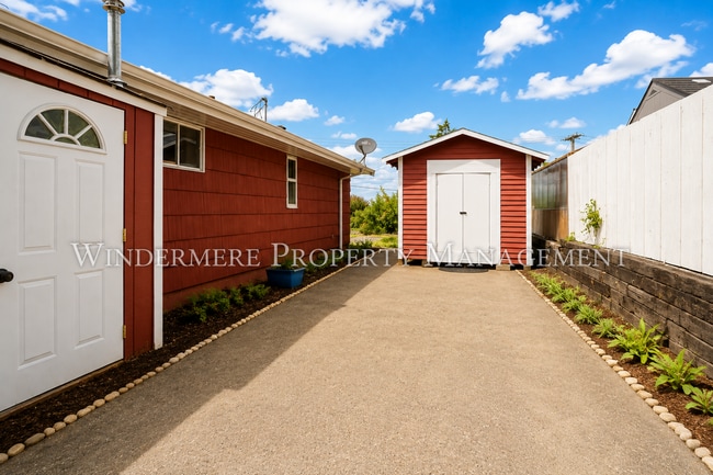 Photo - 601 Hull Ave