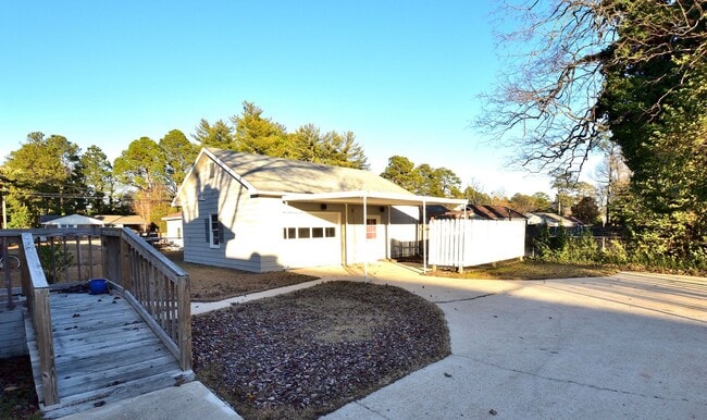 Photo - 205 S Mayo St