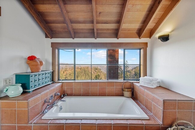 Photo - 4040 Spring Mountain Rd