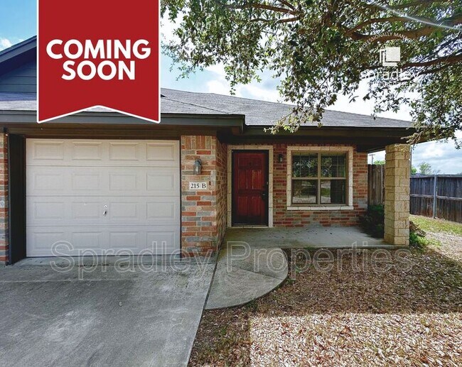 Building Photo - 215B Andy Ln