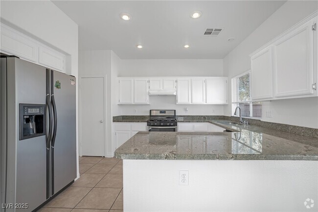 Building Photo - 824 Clear Diamond Ave Rental