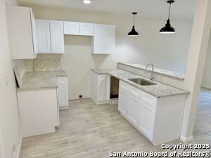 Photo - 687 Burr Oak Ln