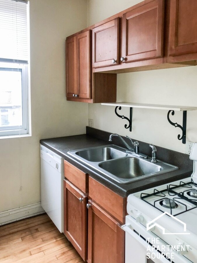 Photo - 5200 N Leavitt St Unit 2