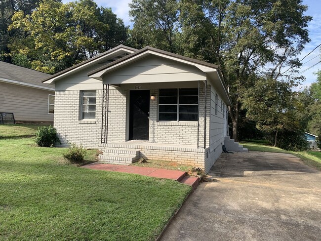 Building Photo - 3 Bedroom 1 Bath Home