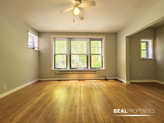 Photo - 721 W Barry Ave Condo Unit Studio