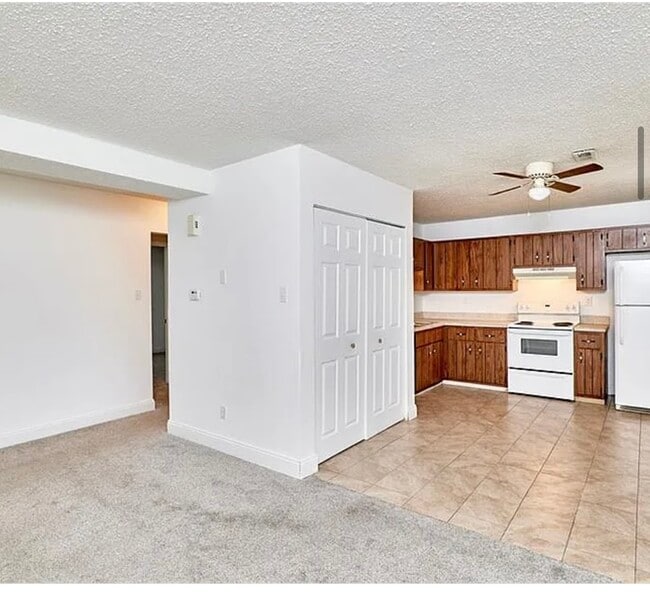 Building Photo - 285 Mount Everest Dr Unit D