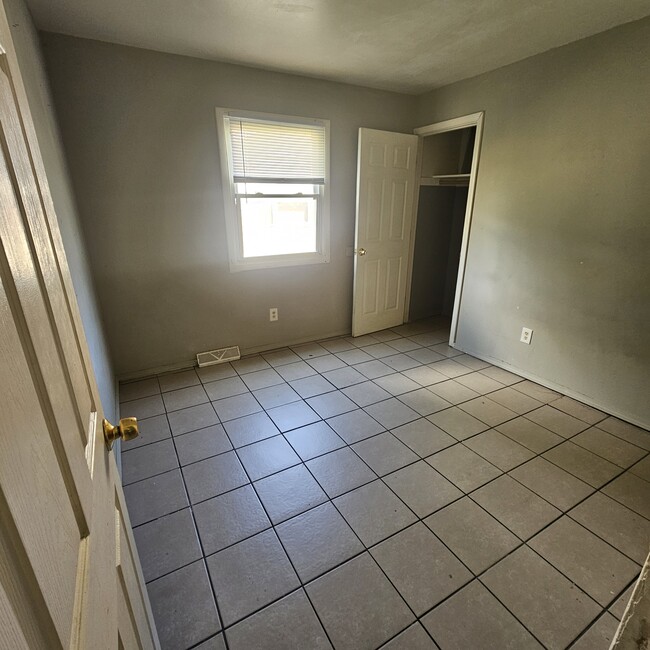 Photo - 6503 N 53rd St Unit 6503 - Lower