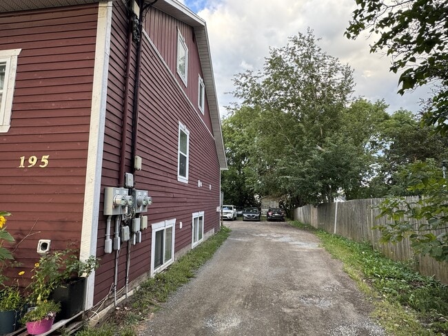 197-197 Elmwood Dr Unit 195-4