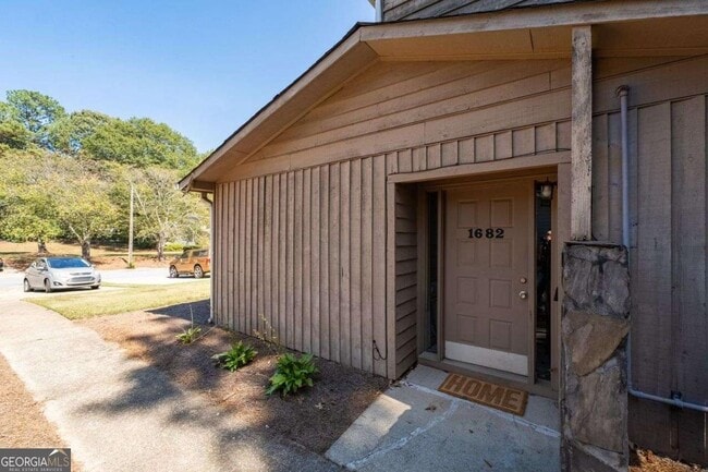 Photo - 1682 Wynndowne Trail