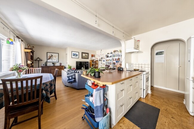 Building Photo - 2105 W 47th Ave Unit 204
