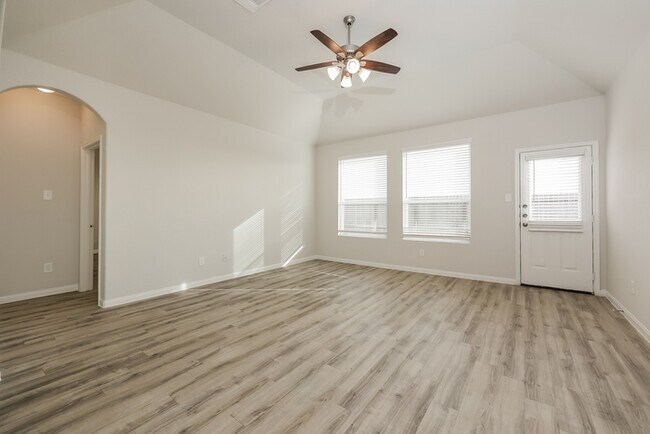 Photo - 21622 Tea Tree Olive Pl