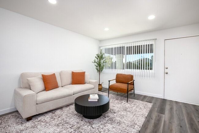 Photo - Premier of West Lancaster