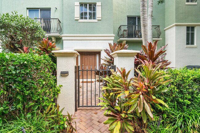 Photo - 34 NW 7th St