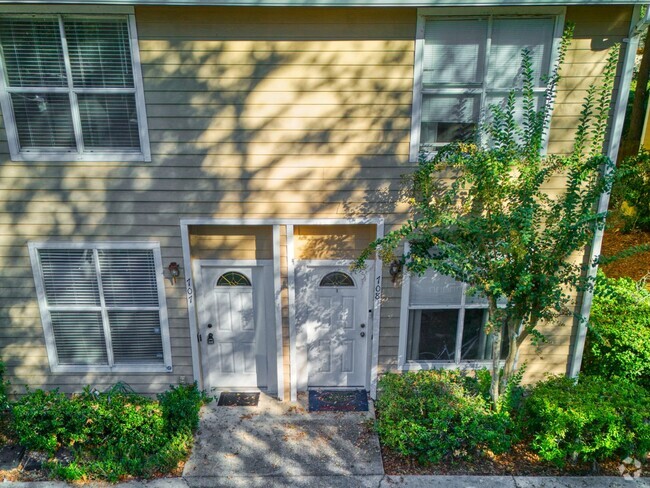 Building Photo - Beautiful Condo in Brighton Park! Move in ... Unit 707