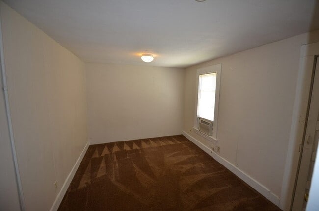 Building Photo - 1146 Warner St Unit 1146A