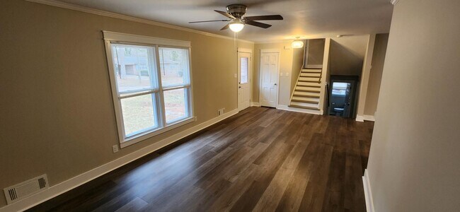 Photo - 403 Leola Dr